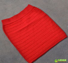 小店沖鉆特惠 2012新款燙鉆針織包臀裙，修身彈力一步到位